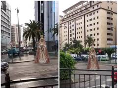 पानी के साथ बहती नजर आई विशालकाय मूर्ती, हादसे से बचने के लिए रास्ते से हटे वाहन