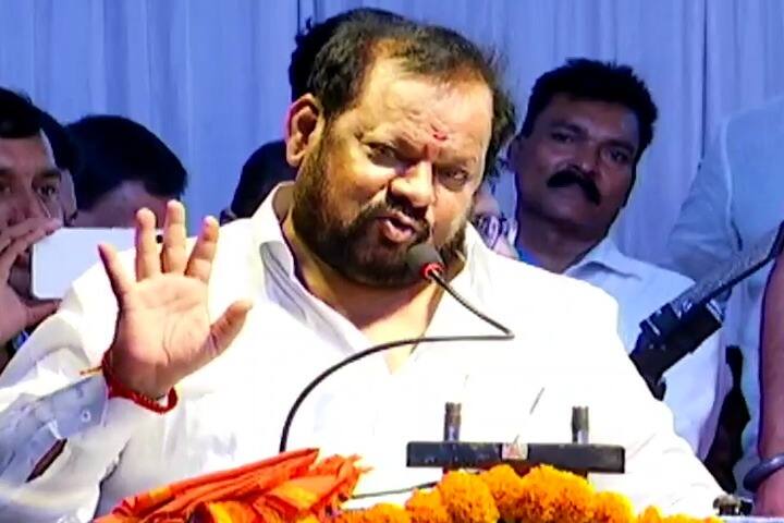 खासदारकीच्या निवडणुकीवेळी कोकणात येऊन विनायक राऊतांचा धुरळा पाडणार, दोन्ही राऊतांनी आमचं वाटोळं केलंयं : शहाजीबापू पाटील During MP elections will come to Konkan and destroy Vinayak Raut says Shahajibapu Patil Sindhudurg Marathi News खासदारकीच्या निवडणुकीवेळी कोकणात येऊन विनायक राऊतांचा धुरळा पाडणार, दोन्ही राऊतांनी आमचं वाटोळं केलंयं : शहाजीबापू पाटील