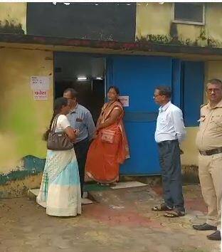 सकाळी सात वाजल्यापासून मतदानाला सुरुवात