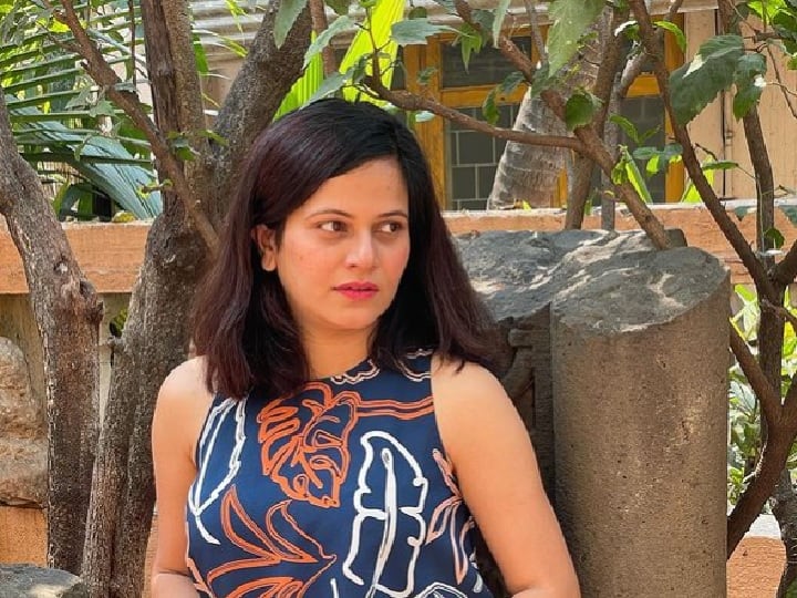 Actress Manava  Naik Tweet Cab Driver arrested by Mumbai Police अभिनेत्री मनवा नाईकसोबत गैरवर्तन करणाऱ्या कॅब चालकाला बेड्या; सोशल मीडियावरील पोस्टची मुंबई पोलिसांकडून दखल  