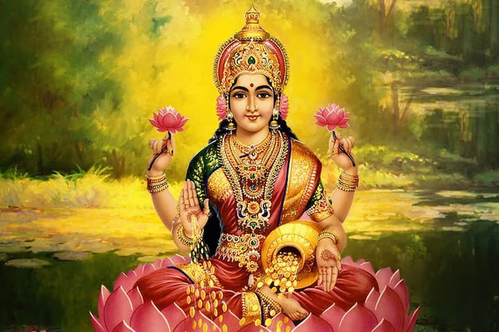 পদ্ম ফুল ছাড়া কোনো লক্ষ্মী মূর্তি ঘরে থাকলে সংসারের কখনই শান্তি ফিরবে না। আর পদ্মফুলের উপর লক্ষ্মী মূর্তি থাকলে সেই পরিবারে দেবী লক্ষ্মীর কৃপা সবসময় বরাদ্দ থাকবে। Disclaimer:- এই সঙ্গে কোনও প্রকার বৈজ্ঞানিক ভিত্তি নেই।