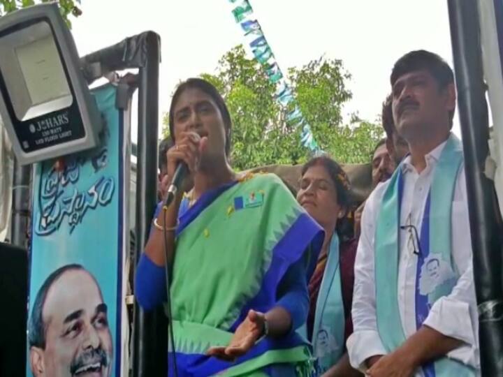YS Sharmila was arrested by the police as tensions arose during the march. Sharmila Arrest :   షర్మిల అరెస్ట్ - పాదయాత్ర ఆపబోనన్న వైఎస్ఆర్‌టీపీ అధ్యక్షురాలు !