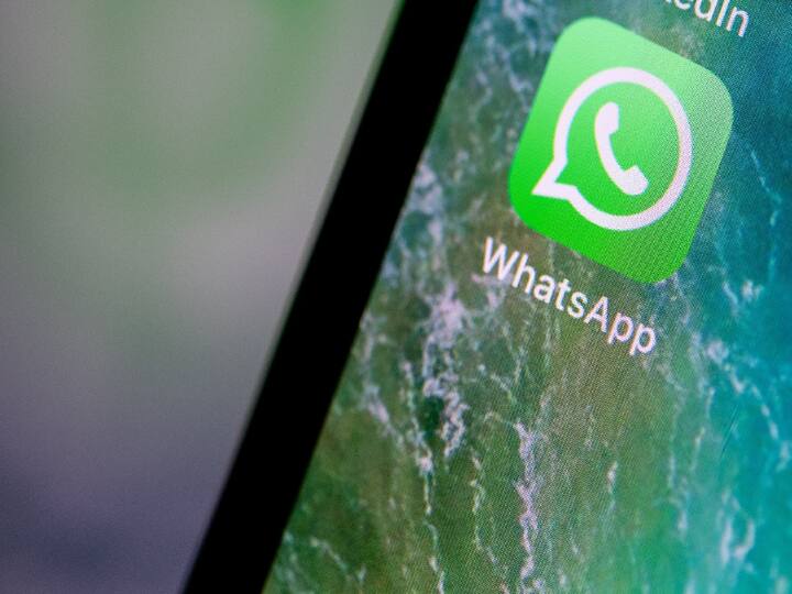 WhatsApp Premium :  કંપની પ્રીમિયમ સબસ્ક્રિપ્શન પર પણ કામ કરી રહી છે, જે બિઝનેસ યુઝર્સ માટે ઓફર કરવામાં આવશે. આમાં યુઝર્સને કસ્ટમ બિઝનેસ લિંક્સની સાથે એક ફોનમાં 3થી વધુ એકાઉન્ટ ઓપરેટ કરવાની સુવિધા આપવામાં આવી શકે છે.