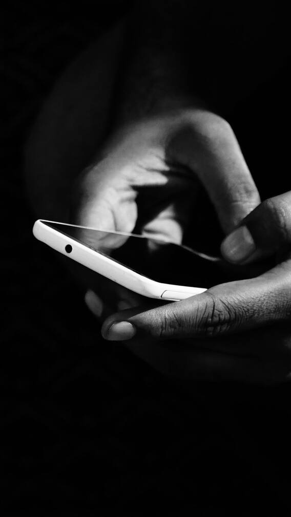 ভারতে ১০ হাজারের কমে পাবেন এই ফোনগুলি