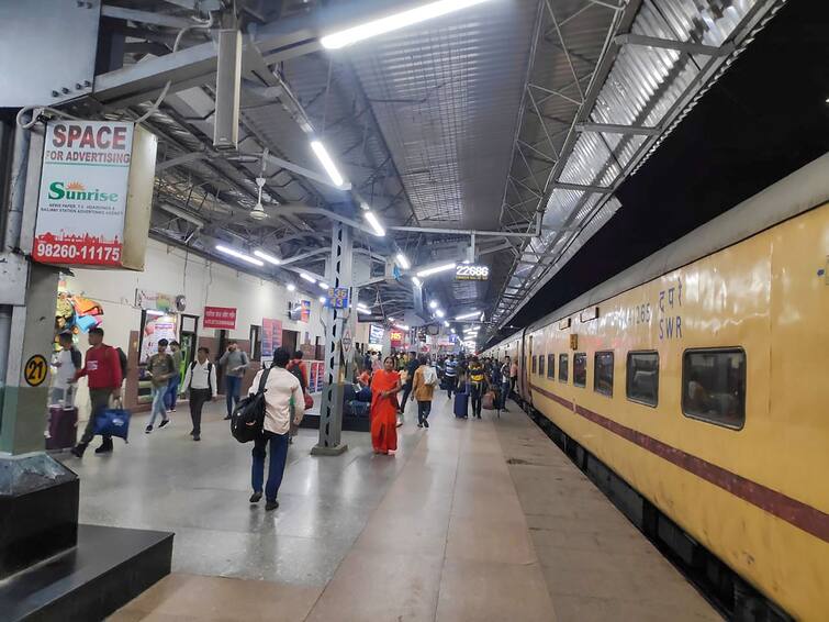 Indian Railway Jobs 2022: Railway invites application for group c and d post Indian Railway Jobs 2022: રેલવેમાં નોકરી કરવાનો શાનદાર મોકો, ગ્રુપ સી અને ડી ના પદ પર નીકળી ભરતી