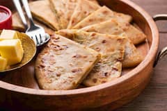Paratha Recipe: রেস্তোরাঁর মতো পরোটা বানাতে চান বাড়িতেই? এই উপাদানটি ব্যবহার করুন