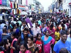 தீபாவளி பண்டிகை நெருங்கிவிட்டது; புத்தாடை எடுக்க மக்கள் வெள்ளமாய் காட்சியளிக்கும் மதுரை