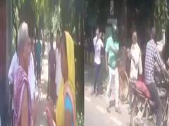 बीच सड़क पर महिला ने की वार्ड सदस्य की जमकर कुटाई, लोगों ने जड़े थप्पड़, रिश्वत लेने का है आरोप