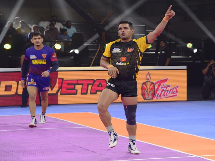 pro kabaddi league 2022 if seniors not perform youngster play manjeet chillar telugu titans PKL 9: दिल्ली के खिलाफ मैच में सभी सीनियर्स को बाहर करने के बाद तेलुगू टाइटंस के कोच ने दिया ये बड़ा बयान