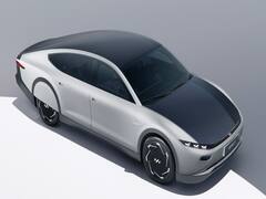 LightYear Zero Solar Car: महीनों तक बिना चार्ज किए चलेगी ये कार, इलेक्ट्रिक सेगमेंट में मचाएगी धमाल