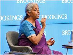 'रुपया कमजोर नहीं हो रहा है, डॉलर मजबूत हो रहा है'- अमेरिका में वित्त मंत्री सीतारमण ने दिया तर्क