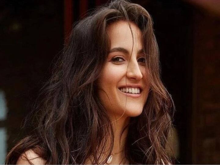 Actress Elli AvrRam reveals When I read the script of Goodbye I was in double minds to do it एक्‍ट्रेस एली अवराम का खुलासा, Goodbye करने को लेकर इस वजह से पड़ गई थीं उलझन में