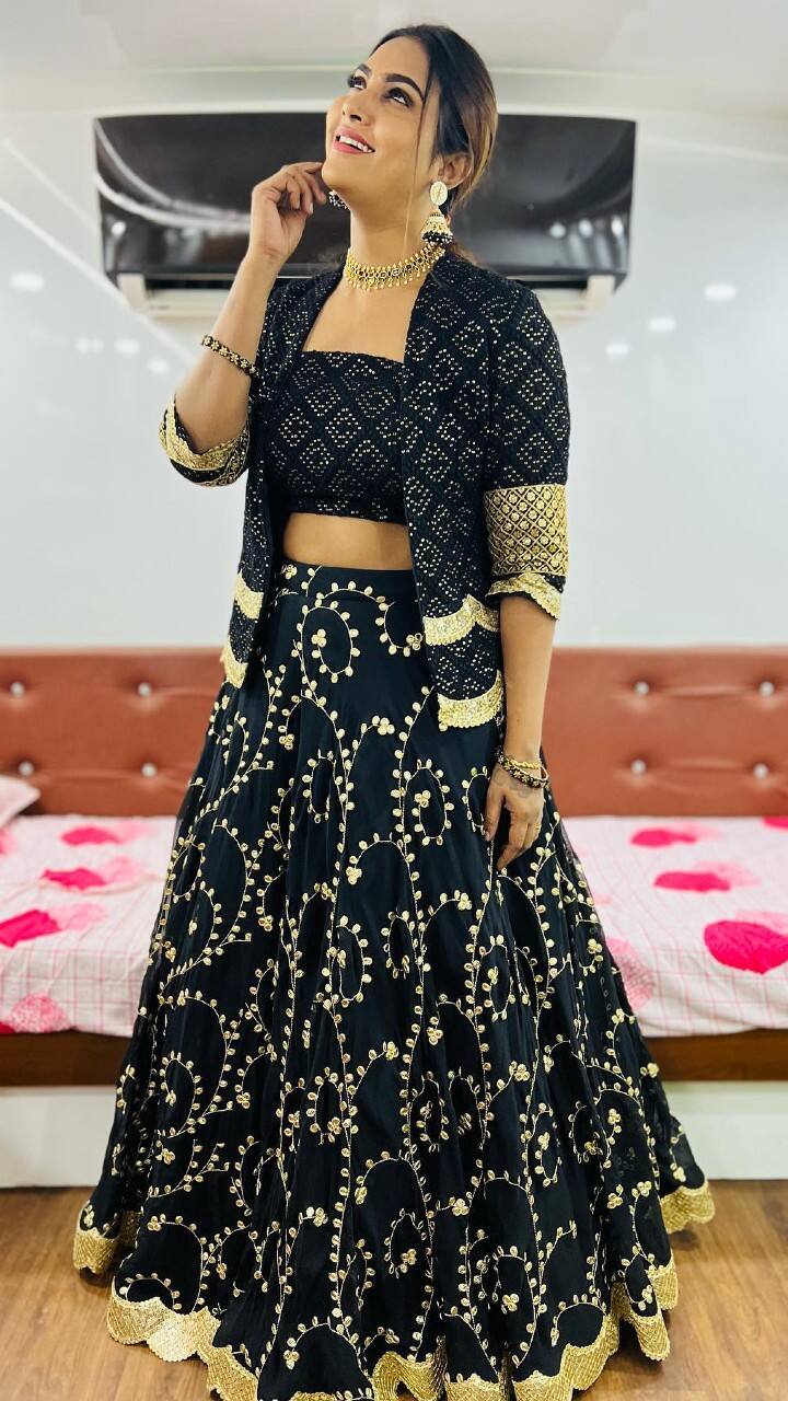 இந்நிலையில் பிக் பாஸ் சீசன் 6யில் வைல்ட் கார்டு மூலம் நேற்று என்ட்ரி கொடுத்தார் மைனா நந்தினி