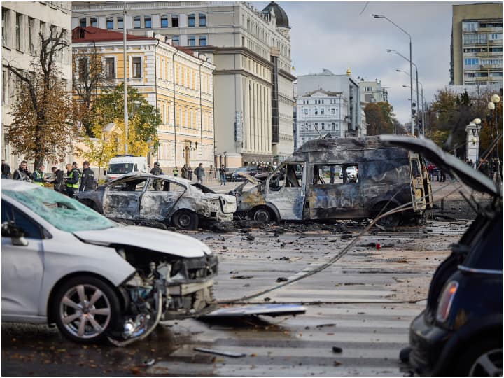 Russia attacked Kyiv with dangerous kamikaze drone arson in many places heavy damage to buildings Russia Ukraine War: रूस ने कीव पर किया खतरनाक कामिकेज़ ड्रोन से हमला, कई जगह आगजनी, इमारतों को भारी नुकसान