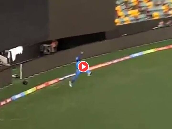 Virat Kohli Take A Stunning Catch In Practice Match Against Australia In T20 World Cup 2022 See video Watch: ऑस्ट्रेलिया के खिलाफ वॉर्म-अप मैच में विराट कोहली ने पकड़ा चौंका देने वाला कैच, देखें वीडियो