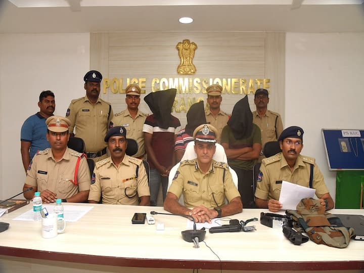 Warangal Police Arrested Fake NIA Office And Two Robbers Warangal Police: నకిలీ ఎన్ఐఏ అధికారితో పాటు ఇద్దరు దారి దోపిడీ దొంగల అరెస్ట్