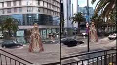 Trending News : दैवी चमत्कार? महाकाय मूर्ती पाण्यात स्वतःहून फिरताना पाहून लोकं आश्चर्यचकीत! सत्य काय?