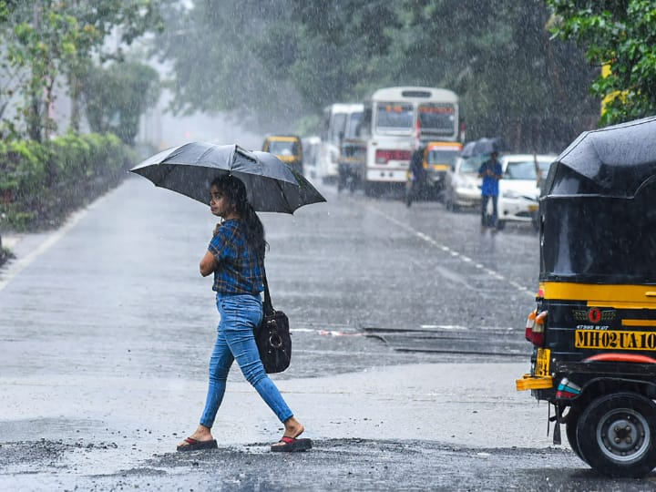 Maharashtra Weather Updates Yellow Alert for Rain with thunderstorm in many districts of Maharashtra including Mumbai today Maharashtra Weather Today: मुंबई सहित महाराष्ट्र के कई जिलों में आज आंधी के साथ बारिश का अलर्ट, बिजली गिरने की भी आशंका