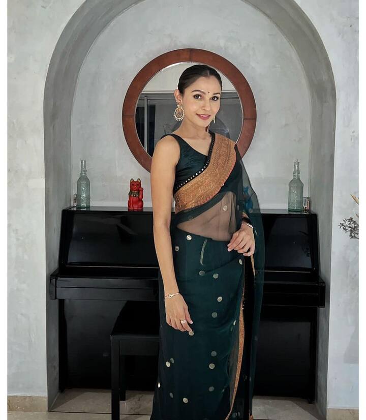 அவ கண்ணு ரெண்டும் என்ன மயக்கும் தவுசண்ட் வாட்சு பவரு
