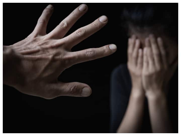 Lucknow Teen Gang molested In Auto Then Left On Road know details 3 மணிநேரம்... ஆட்டோவில் வைத்து இளம்பெண் பாலியல் வன்கொடுமை... உத்தரப்பிரதேசத்தில் மீண்டும் அதிர்ச்சி