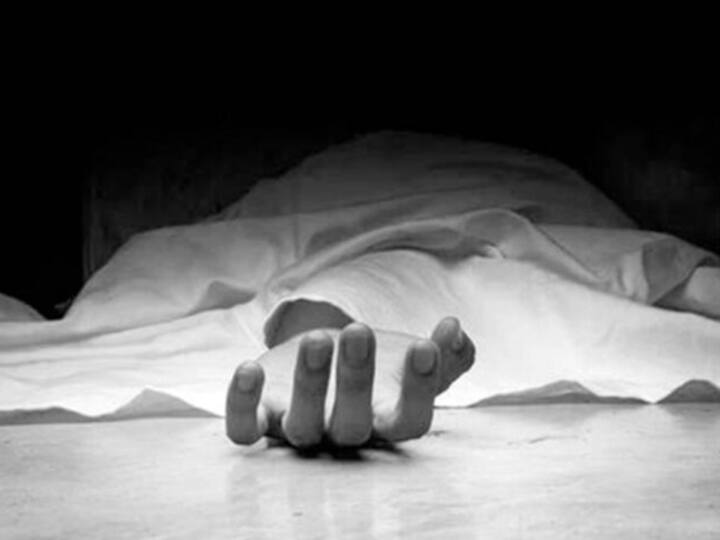 Hyderabad Man killed his wife and his children and hangs himself हैदराबाद में एक शख्स ने अपनी पत्नी को मारा, बच्चों को मारा फिर खुद भी मौत के फंदे पर झूला
