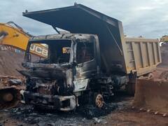 अबूझमाड़ में कनेक्टिविटी की सुविधा से बौखलाए नक्सली, मशीन और चार वाहनों को किया आग के हवाले