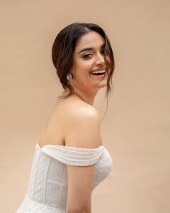 HBD Keerthy  Suresh: நடிகை கீர்த்தி சுரேஷின் பிறந்தநாள் இன்று !