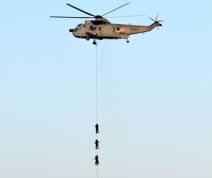 કેન્દ્રીય રક્ષા મંત્રાલય દ્વારા યોજાનાર DefExpo 2022 અંતર્ગત ગાંધીનગર અને અમદાવાદ ખાતે તા. 18 થી 22 ઓક્ટોબર 2022 દરમિયાન વિવિધ કાર્યક્રમોનું આયોજન કરવામાં આવ્યું છે.