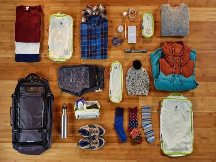 Travel Tips To Enjoy Travel fully packing of proper items is necessary know tips Travelling Tips: सफर का मजा न हो किरकिरा, इसलिए इन बातों का रखें ख्याल, कपड़ों से लेकर फुटवेयर तक इस तरह के करें पैक