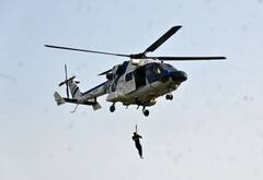 DefExpo 2022: સાબરમતી નદીમાં યોજાઈ રહેલા દિલધડક ઓપરેશનની 10 રોમાંચક તસવીરો