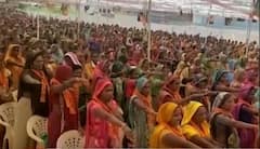 ભરત ડાંગરે જાહેરમાં લોકોને દેવી દેવતાઓને શ્રદ્ધા પૂર્વક માનવા માટે લેવડાવ્યા શપથ, જુઓ વીડિયો