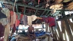 In Pics: राष्ट्रपति के दत्तक पुत्र 'पहाड़ी कोरवा' के दो परिवार जंगल में झोपड़ी बनाकर रहने को मजबूर, देखें तस्वीरें