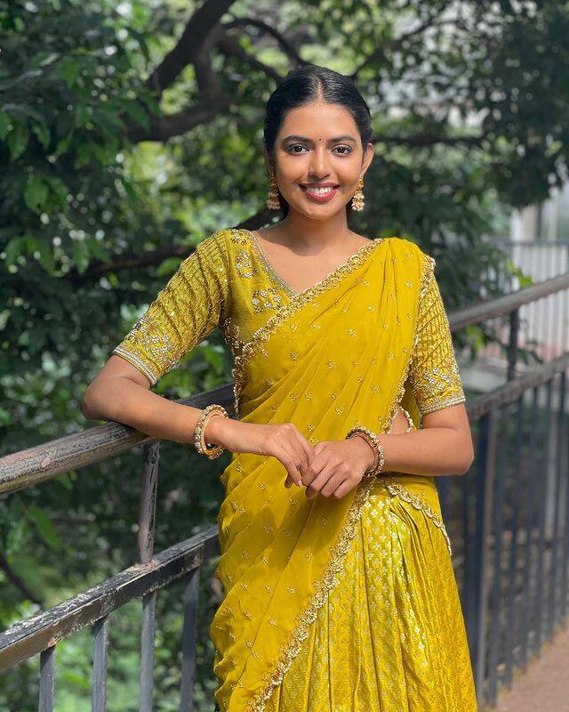 రీసెంట్ గా ఈ బ్యూటీ షేర్ చేసిన ఫొటోలు వైరల్ అవుతున్నాయి.(Photo Courtesy: Shivani Rajasekhar Instagram)