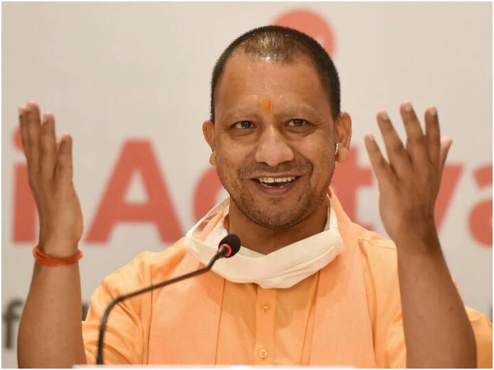 Yogi Adityanath on Twitter: ઉત્તર પ્રદેશના મુખ્યમંત્રી યોગી આદિત્યનાથે સોશિયલ મીડિયા પર દિગ્ગજ નેતાઓને હરાવ્યા છે. ફોલોઅર્સમાં સીએમ યોગીનો ક્રેઝ છે.