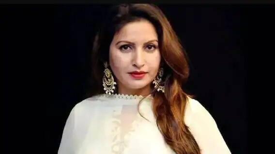 ਬਿੱਗ ਬੌਸ ਫੇਮ ਅਤੇ ਰਾਜਨੇਤਾ ਸੋਨਾਲੀ ਫੋਗਾਟ ਦਾ 23 ਅਗਸਤ ਨੂੰ 41 ਸਾਲ ਦੀ ਉਮਰ ਵਿੱਚ ਦਿਹਾਂਤ ਹੋ ਗਿਆ ਸੀ। ਸੋਨਾਲੀ ਇਸ ਦੌਰਾਨ ਇੱਕ ਸ਼ੂਟ ਲਈ ਗੋਆ ਗਈ ਸੀ। ਹਾਲਾਂਕਿ ਪੁਲਿਸ ਨੂੰ ਸੋਨਾਲੀ ਦੇ ਕਤਲ ਦਾ ਸ਼ੱਕ ਹੈ।