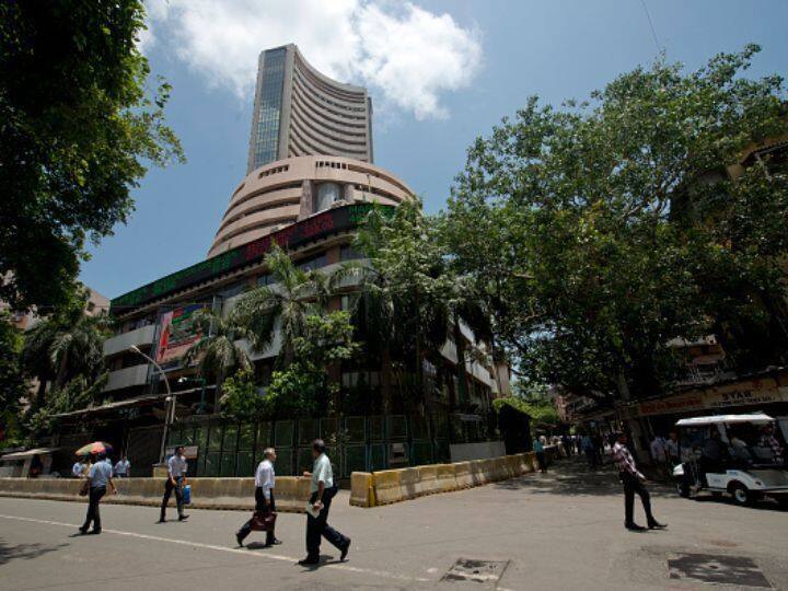 Stock Market: Sensex Rises 491 Per Cent, Nifty Ends Above 17,300. Bank Stocks Zoom
