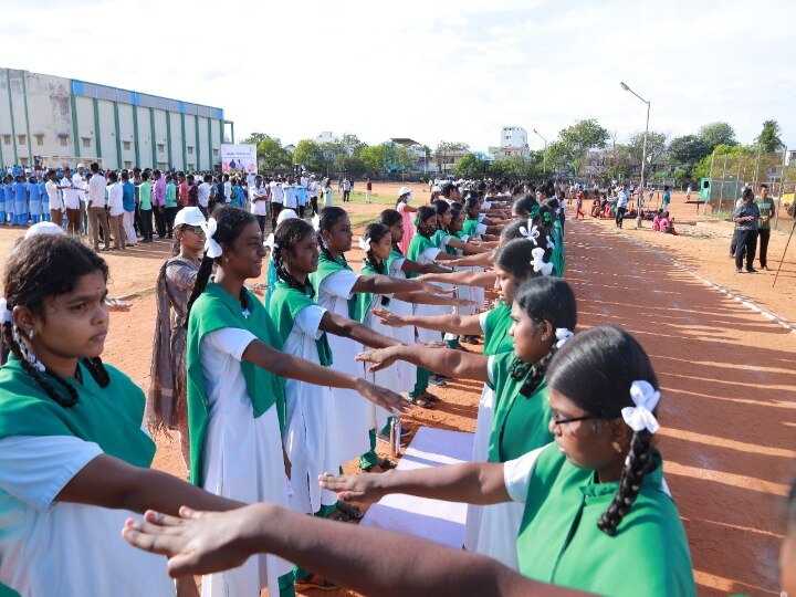 வாழ்நாளில் ஒரு உயிரையாவது காப்பாற்ற வேண்டும்-  தூத்துகுடி ஆட்சியர் வேண்டுகோள்