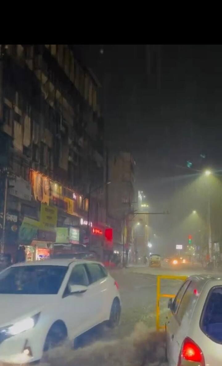 . पुण्यातील अनके भागात जोरदार पावसामुळे रस्त्यांना नदीचे स्वरुप आल आहे.