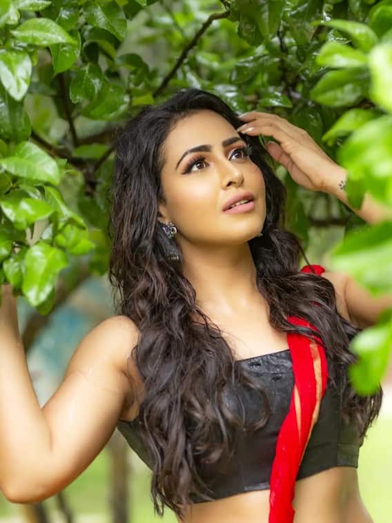 మోకాళ్లపై తిరుమల మెట్లెక్కిన ‘బిగ్ బాస్’ బ్యూటీ నందిని రాయ్