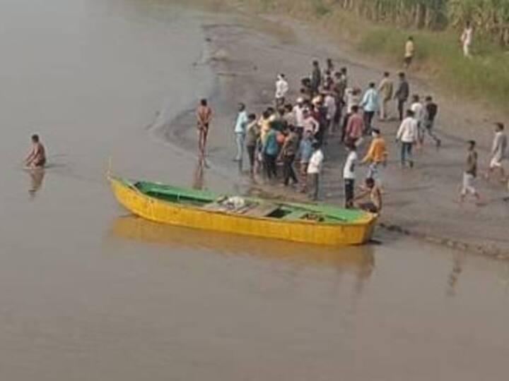 Meerut Boat Accident in Hastinapur area Ganga River Ghat and CM Yogi Adityanath instructions Meerut Boat Accident: मेरठ नाव हादसे में 12 लोगों का हुआ रेस्क्यू, बचाव कार्य को लेकर सीएम योगी ने दिया सख्त निर्देश