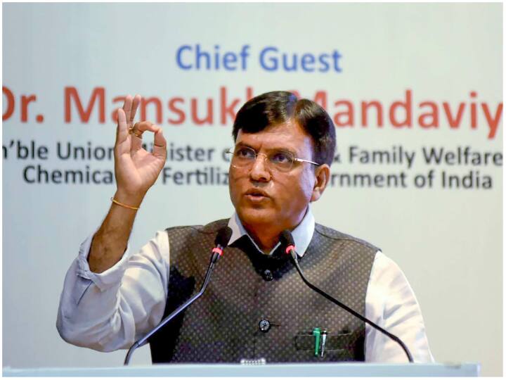 Health Minister Mansukh Mandaviya reviw a meeting amid concerns over new sub variants of Omicron ओमिक्रॉन के नए सब-वेरिएंट ने बढ़ाई भारत की चिंता, स्वास्थ्य मंत्री मनसुख मंडाविया ने की समीक्षा बैठक
