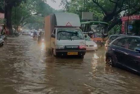 पावसामुळं वाहतुकीवर परिणाम
