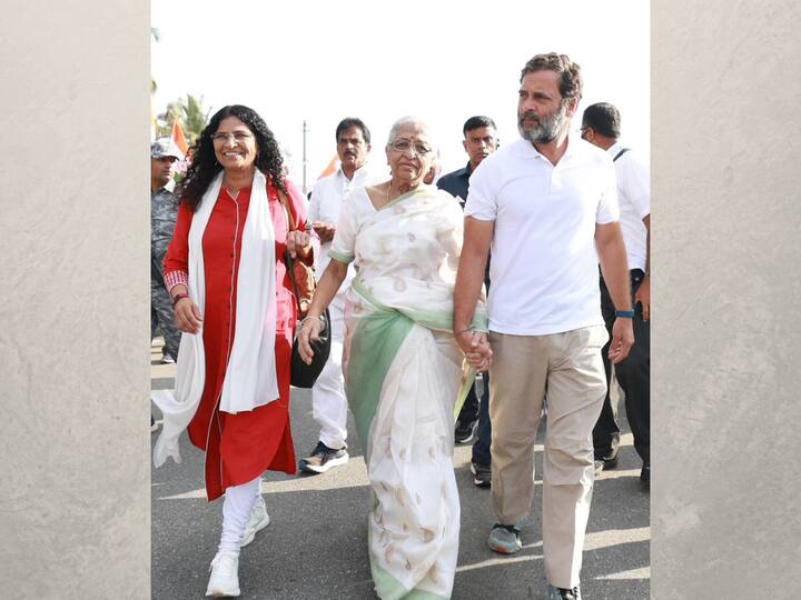 Rahul Gandhi was joined by the sister and mother of senior journalist Gauri Lankesh, who was murdered in September 2017, during the Karnataka leg of Bharat Jodo Yatra. (Image Source: Twitter | @bharatjodo)