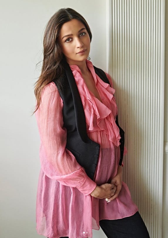 दरअसल साल 2020 में आलिया ने घोषणा की थी कि वो पूरी तरह से वीगन हो गई है. यही वजह थी कि उनके बेबी शावर में भी पूरा मैन्यू वीगन था.