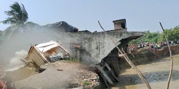 Murshidabad Samsergung Ganga Erosion Continues several Houses submerged in River Murshidabad Erosion : ভয়াল ভাঙন অব্যাহত গঙ্গার, সামশেরগঞ্জে নদীগর্ভে তলিয়ে গিয়েছে তিনটি বাড়ি