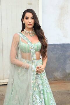 दीवाली से पहले Nora Fatehi का देसी लुक, देखें Jhalak Dikhhla Jaa के सेट से आईं ये तस्वीरें