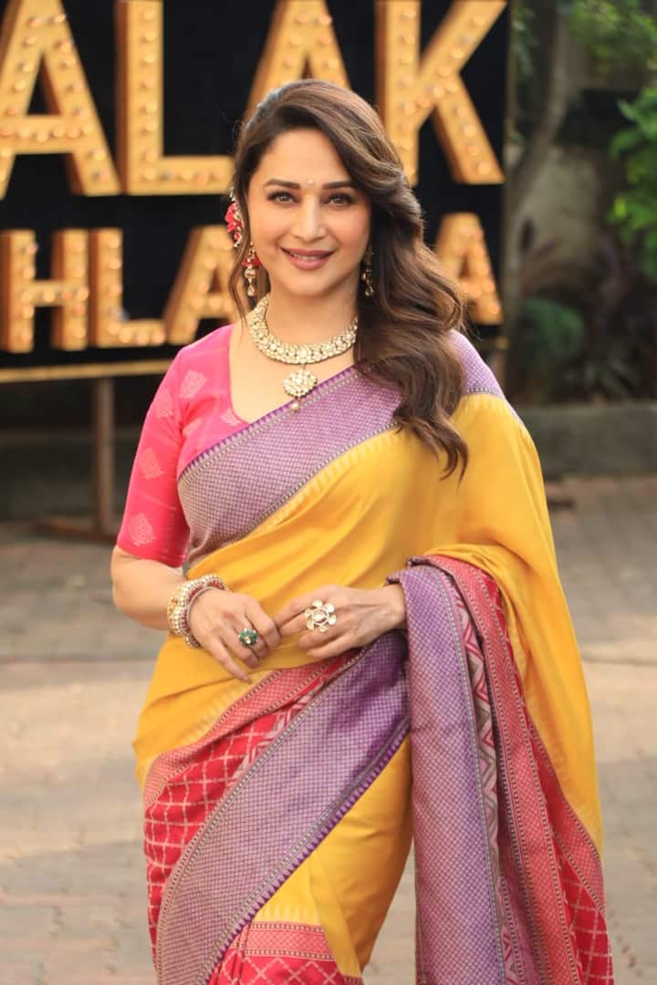 ఖల్‌నాయక్‌ మూవీలో చోళీకే ఫీచే క్యా హై అనే సాంగ్‌తో ప్రేక్షకుల గుండెల్లో చెరగని ముద్ర వేసుకుంది మాధురి దీక్షిత్.