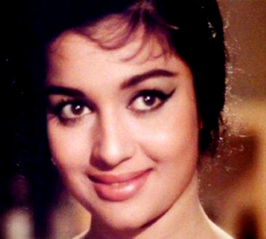 जब Asha Parekh से शादी करने के लिए पीछे पड़ गया था फैन, पड़ोसियों को चाकू दिखाकर दी थी धमकी!