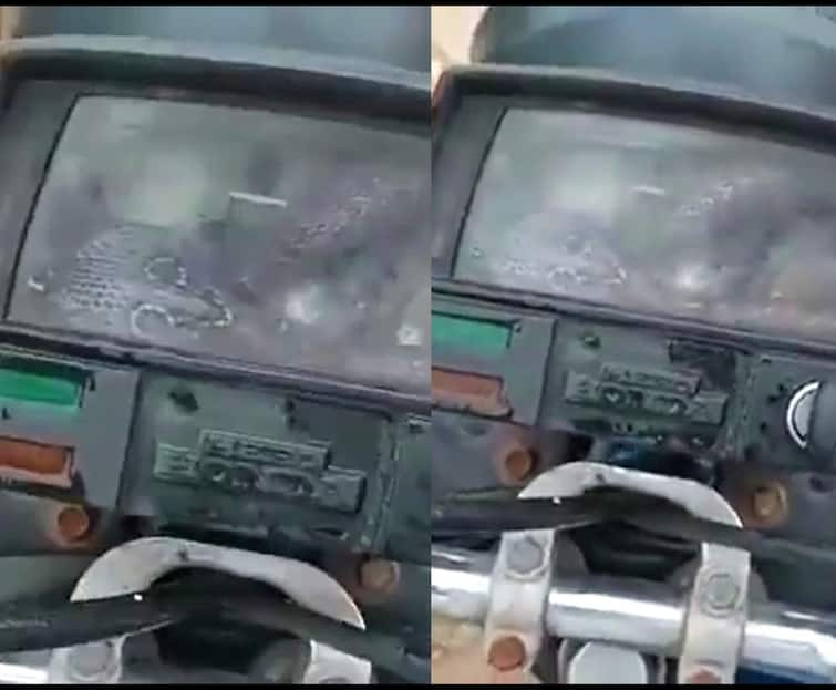 Viral video shows snake stuck in bike speedometer Viral Video: ஸ்பீடோ மீட்டருக்குள் சுருண்டு கிடந்த பாம்பு..திணறிய பைக்கர்... அதிர்ச்சி வீடியோ!