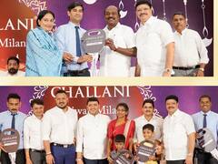 అబ్బా, ఎంత మంచి ఓనరో! దీపావళి వేళ ఉద్యోగులకు బహుమతిగా కార్లు, బైకులు